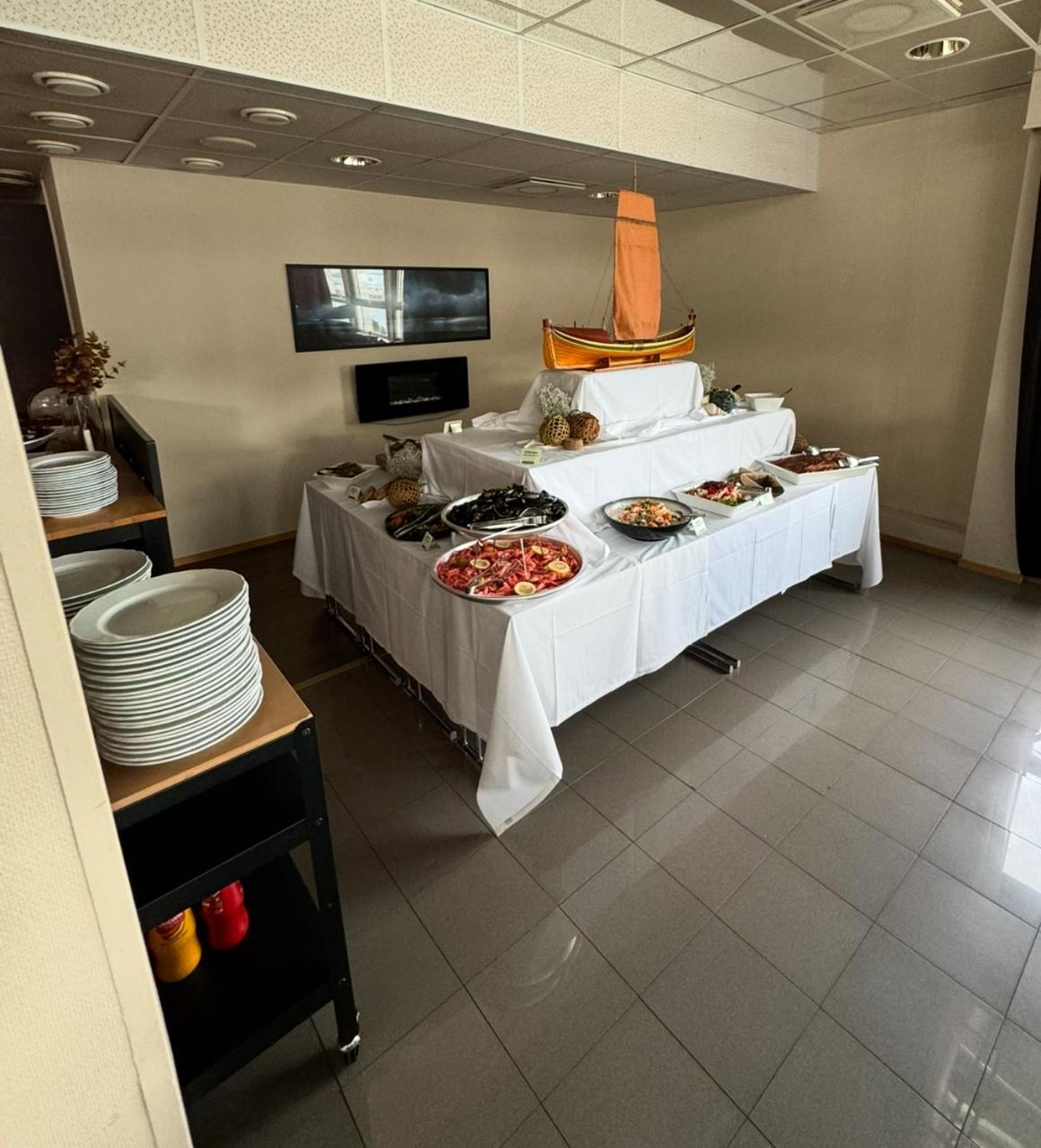 Hotell Maritim Skjervoy Ngoại thất bức ảnh